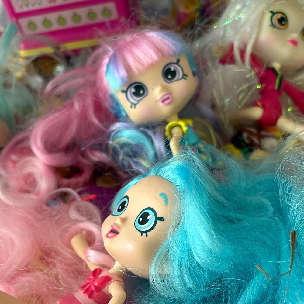 Shopkins Dolls and toys with accessories - Picture 2 of 8
